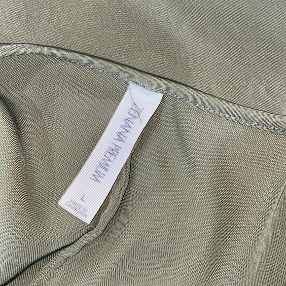 Zenana Premium top olive green size large - Picture 4 of 5